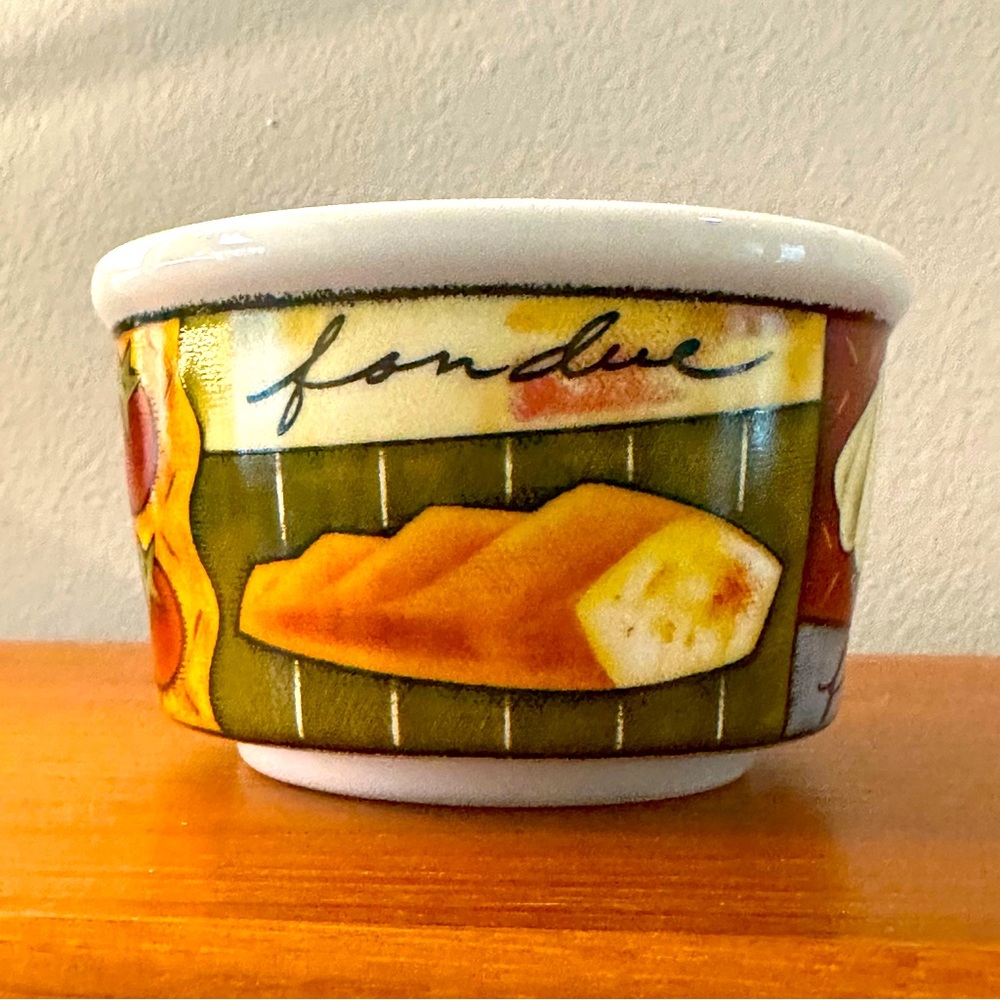Like new - Colorful ceramic Queso/Fondue/Cheese dip bowl